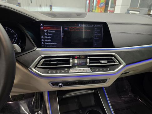 Used 2021 BMW X5 M50i w/ Premium Package image 23