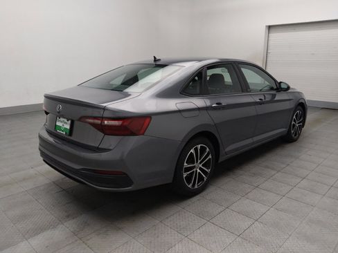 Used 2024 Volkswagen Jetta Sport image 9