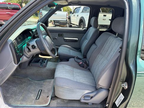 Used 1999 Toyota Tacoma 2WD Xtracab image 9