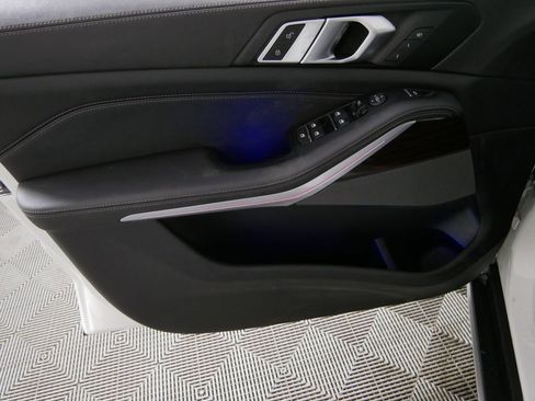 Used 2024 BMW X5 xDrive40i w/ Premium Essential Package image 15