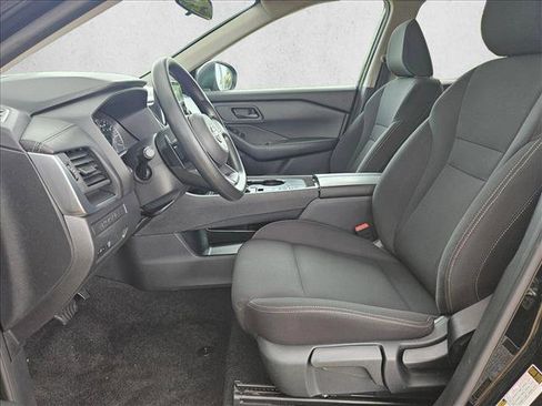 Used 2024 Nissan Rogue S FWD image 15