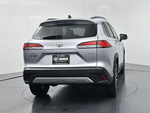 Used 2025 Toyota Corolla Cross XLE FWD image 7