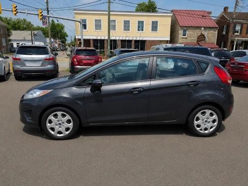 Used 2011 Ford Fiesta SE w/ 201A Rapid Spec Order Code FWD image 2
