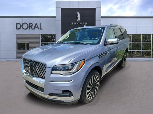 Certified 2024 Lincoln Navigator Black Label AWD/4WD image 2