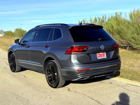 Used 2020 Volkswagen Tiguan SE image 9