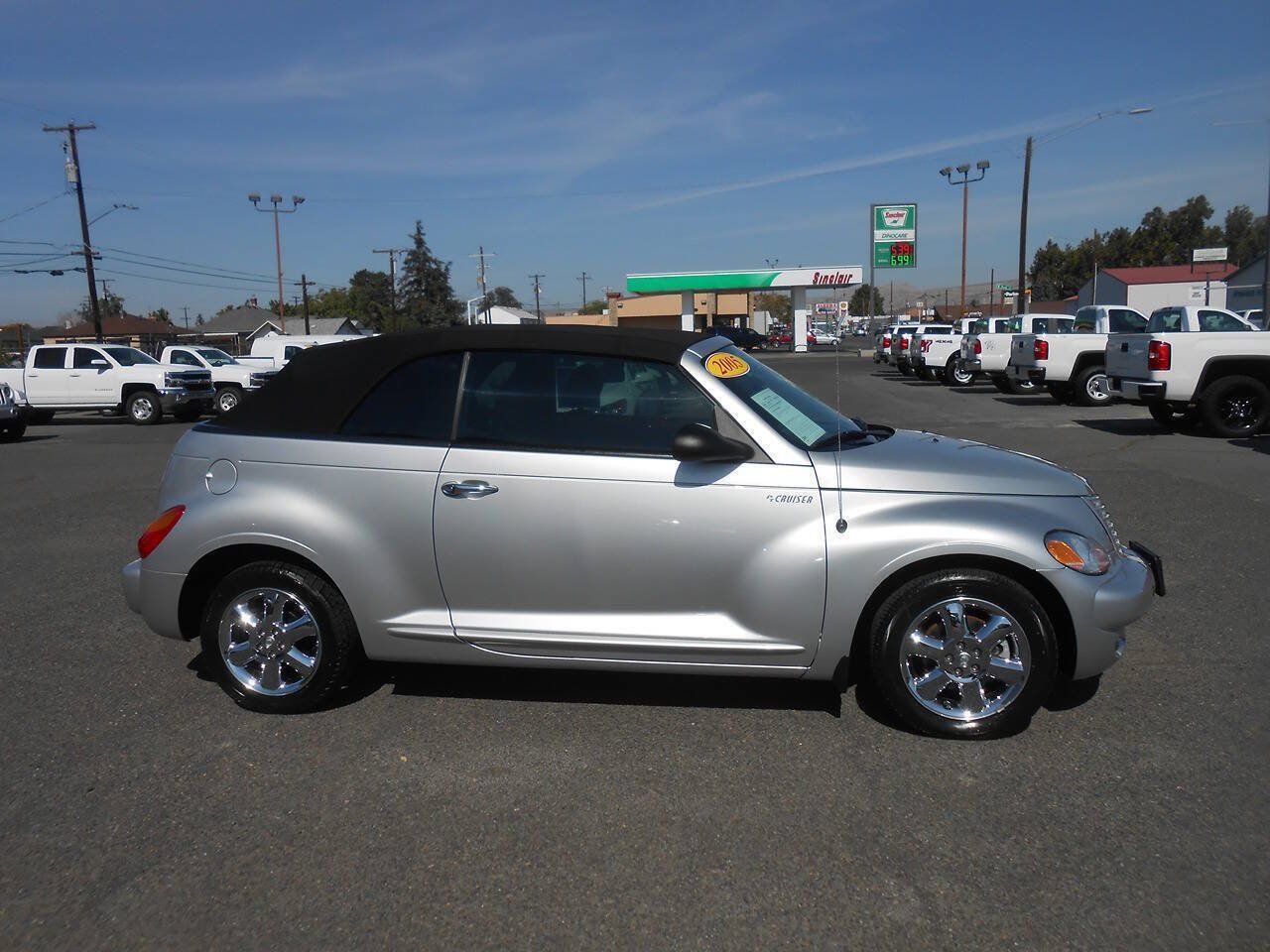 Used 2005 Chrysler PT Cruiser Touring FWD image 11