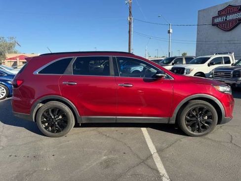 Used 2020 Kia Sorento S image 2