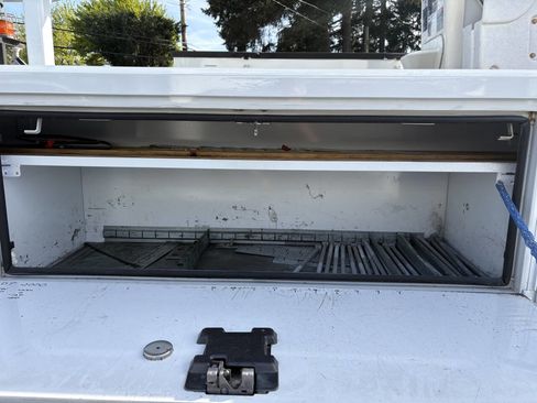 Used 2017 Ford F550 4x4 SuperCab Super Duty image 26