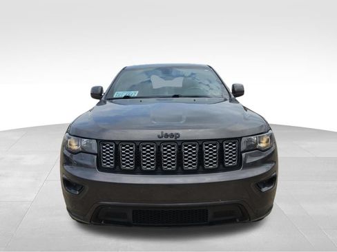Used 2021 Jeep Grand Cherokee Laredo X RWD image 3