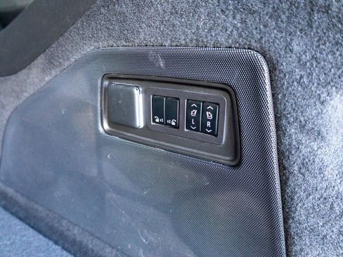 Used 2023 Cadillac Escalade ESV V image 26