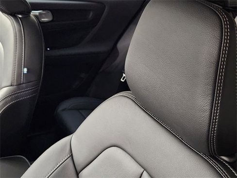 New 2025 Volvo XC40 B5 Core w/ Protection Package Premier image 15