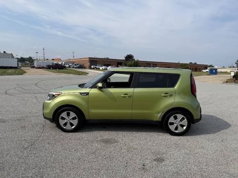 Used 2014 Kia Soul FWD image 2