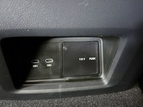 New 2025 Volkswagen Atlas SEL image 28