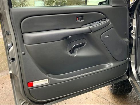 Used 2006 Chevrolet Silverado 2500 LT w/ Onstar Plus Package image 22