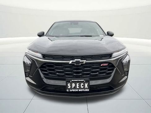 New 2025 Chevrolet Trax RS w/ Sunroof Package image 8