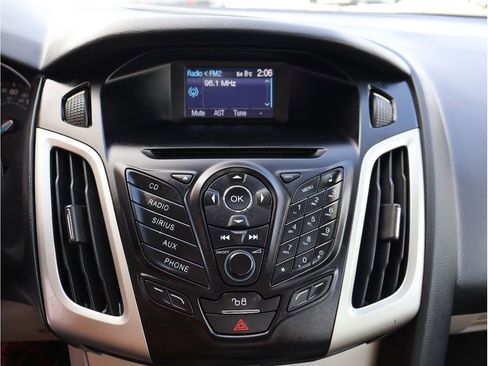 Used 2012 Ford Focus SE image 19