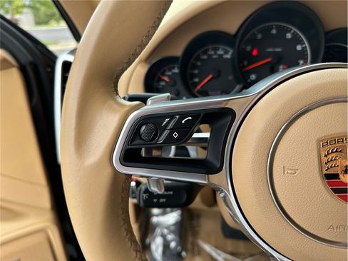 Used 2017 Porsche Cayenne Platinum Edition AWD/4WD image 22