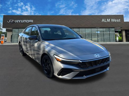 New 2026 Hyundai Elantra SEL Sport Premium FWD image 4