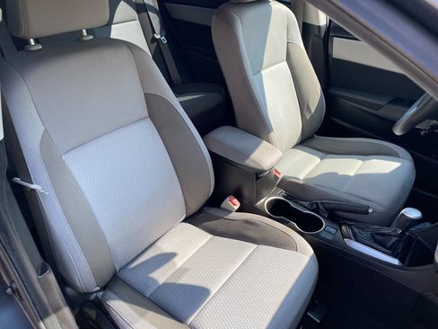 Used 2017 Toyota Corolla LE w/ Carpet Mat Package (TMS) FWD image 15