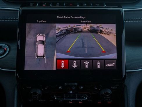 New 2025 Jeep Grand Cherokee Limited w/ Luxury Tech Group II image 30