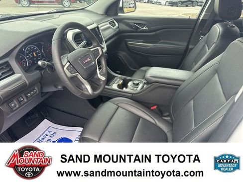 Used 2021 GMC Acadia SLT w/ Technology Package image 12