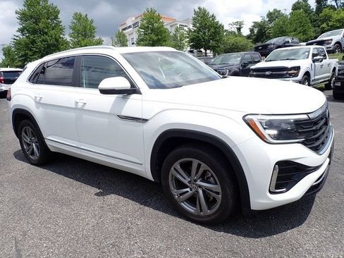 Used 2024 Volkswagen Atlas Cross Sport SEL R-Line AWD/4WD image 8