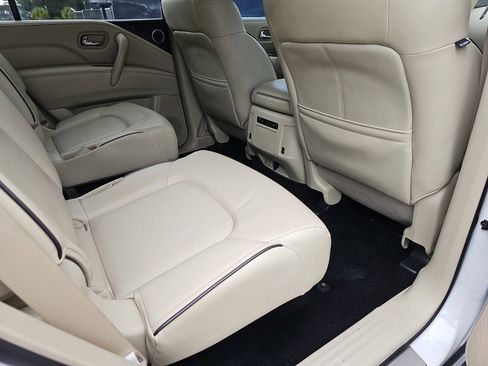 Used 2022 INFINITI QX80 Luxe w/ All-Season Package AWD/4WD image 12