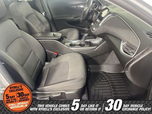Used 2018 Chevrolet Malibu LT FWD image 17