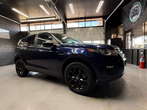 Used 2016 Land Rover Discovery Sport HSE AWD/4WD image 3