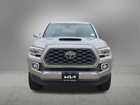 Used 2020 Toyota Tacoma TRD Sport w/ Technology Package AWD/4WD image 9