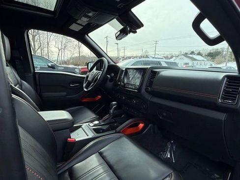 Used 2024 Nissan Frontier PRO-4X w/ Pro Premium Package image 17