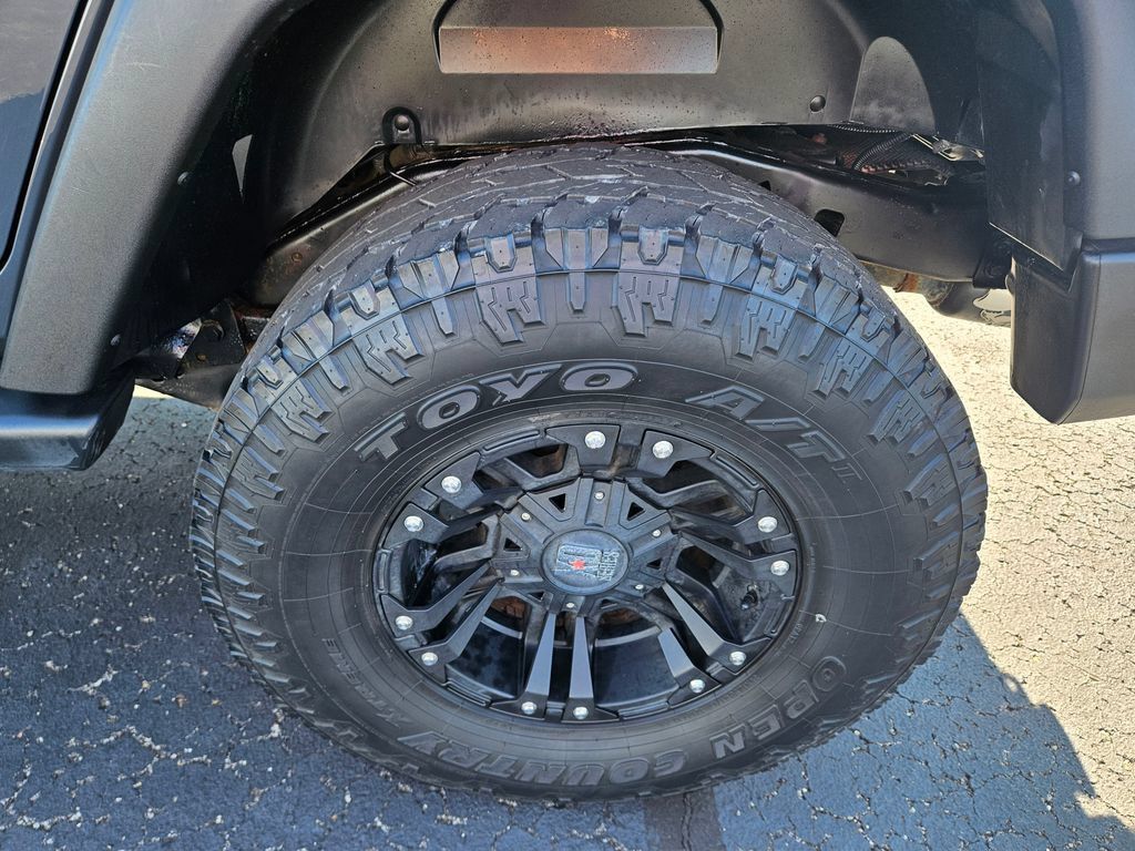 Used 2017 Jeep Wrangler Unlimited Sport w/ Quick Order Package 24S AWD/4WD image 10