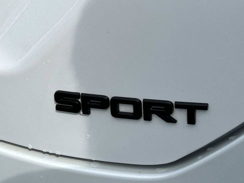 Used 2025 Honda Pilot Sport image 10