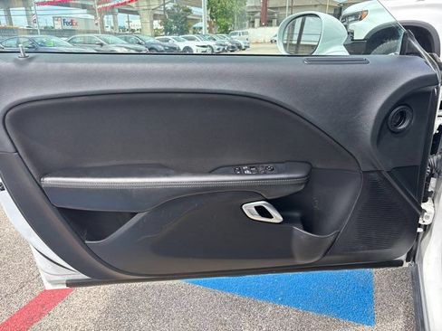 Used 2021 Dodge Challenger SXT w/ Driver Convenience Group RWD image 15
