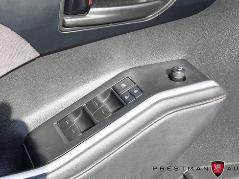 Used 2022 Toyota Highlander LE AWD/4WD image 22