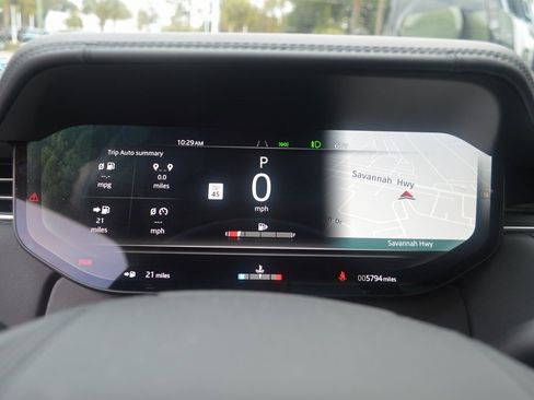 Used 2025 Land Rover Range Rover SE image 17