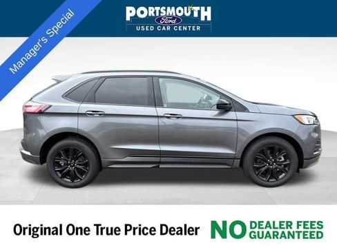 Certified 2024 Ford Edge SE w/ Black Appearance Package image 5