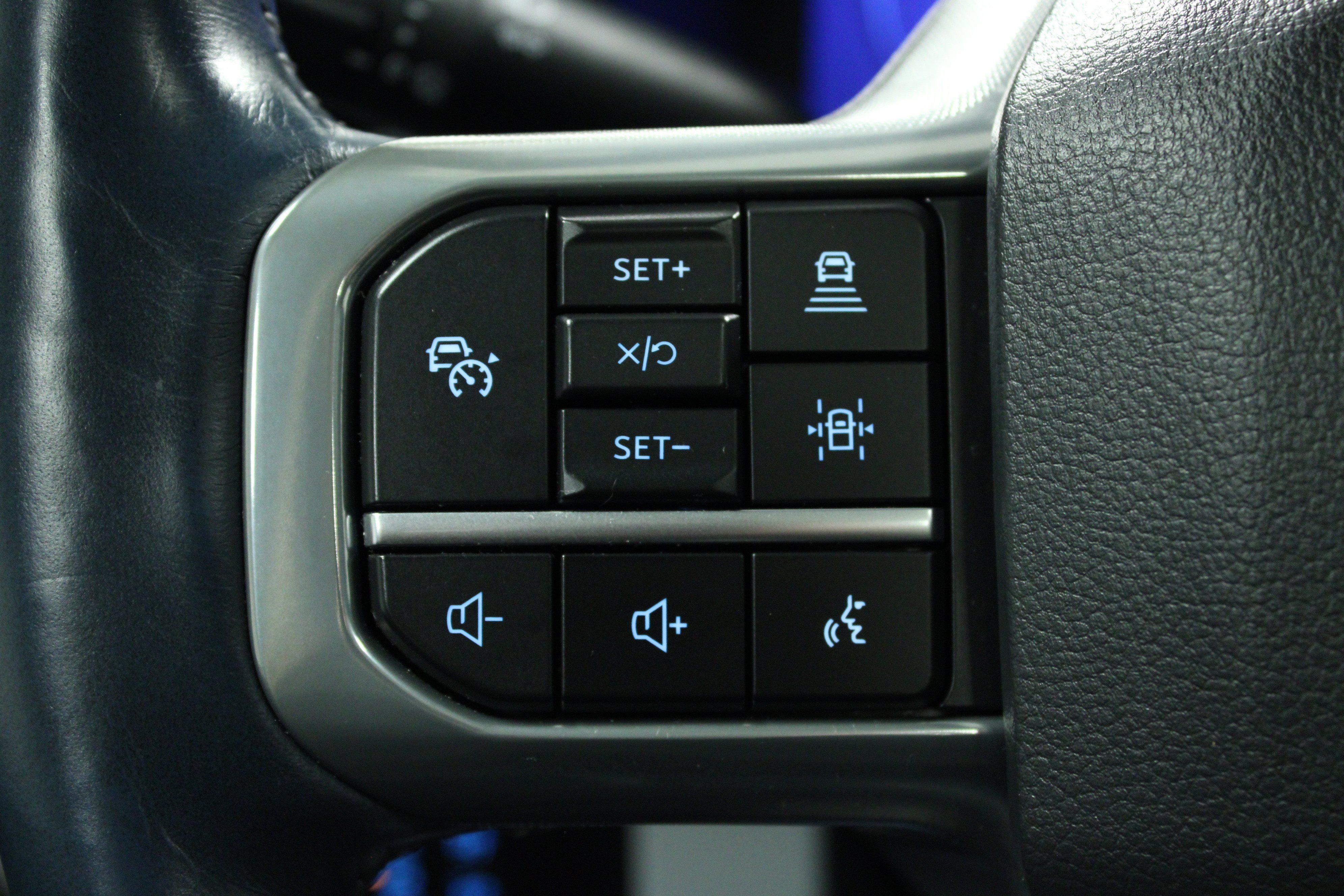 Used 2024 Ford F350 Limited w/ FX4 Off-Road Package AWD/4WD image 20