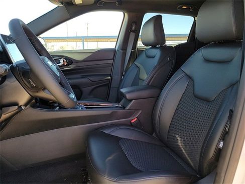 New 2026 Jeep Compass Latitude w/ Quick Order Package 29K image 12