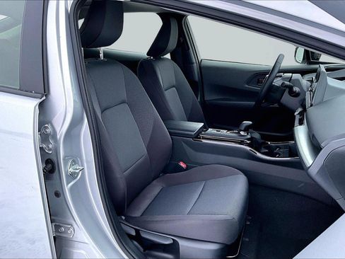 Used 2025 Toyota Prius LE image 7