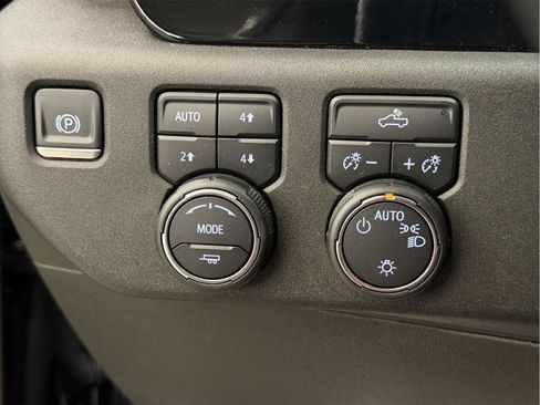 Certified 2024 Chevrolet Silverado 1500 LT w/ Z71 Off-Road Package AWD/4WD image 29