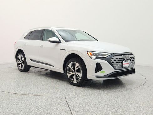 Used 2024 Audi Q8 e-tron Premium Plus w/ Premium Plus Package AWD/4WD image 3