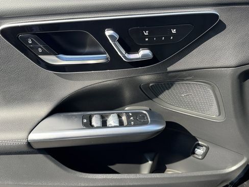 New 2025 Mercedes-Benz C 300 Sedan image 9