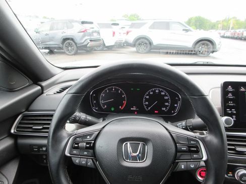 Used 2018 Honda Accord Sport image 32