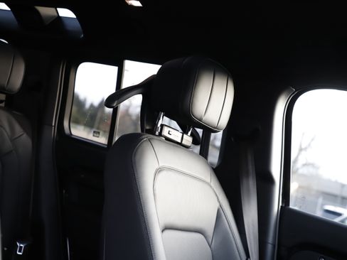 New 2025 Land Rover Defender 110 X image 10