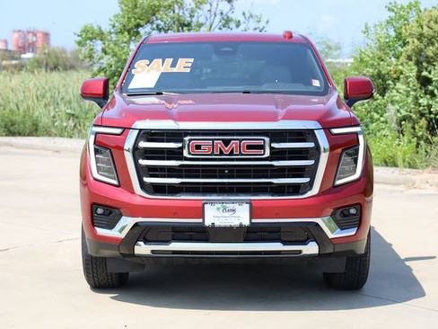 Used 2025 GMC Yukon Elevation AWD/4WD image 2