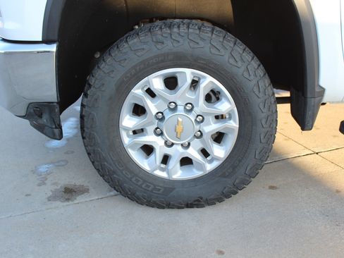 Used 2023 Chevrolet Silverado 2500 LT w/ Convenience Package image 37