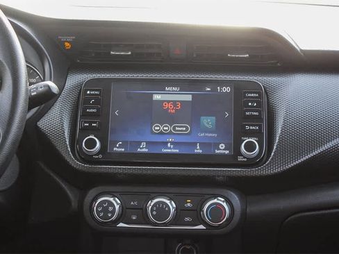 Used 2024 Nissan Kicks SV image 18