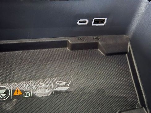 Used 2026 GMC Yukon AT4 Ultimate w/ LPO, Illumination Package image 19