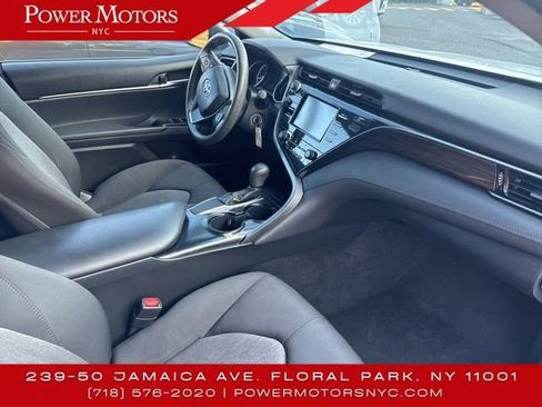 Used 2019 Toyota Camry L image 17